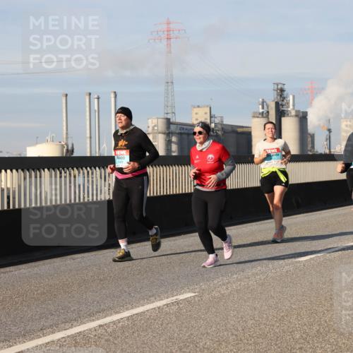 03.10.2025 - Köhlbrandbrückenlauf Lena Gebhardt http://msf.ph/oto/9144169 03.10.2025 10:01:57 Position 2 1329 meine-sportfotos.de