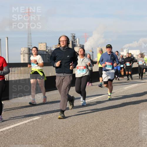 03.10.2025 - Köhlbrandbrückenlauf Lena Gebhardt http://msf.ph/oto/9144188 03.10.2025 10:01:58 Position 2 2456 meine-sportfotos.de