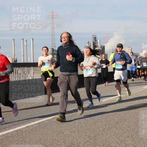 03.10.2025 - Köhlbrandbrückenlauf Lena Gebhardt http://msf.ph/oto/9144194 03.10.2025 10:01:59 Position 2 2053 meine-sportfotos.de