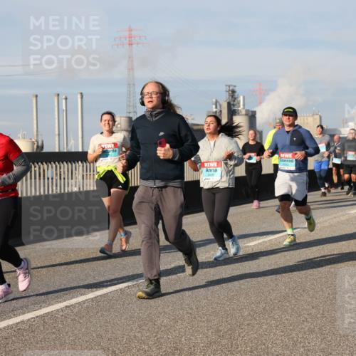 03.10.2025 - Köhlbrandbrückenlauf Lena Gebhardt http://msf.ph/oto/9144199 03.10.2025 10:01:59 Position 2 2456, 2053 meine-sportfotos.de