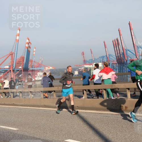 03.10.2025 - Köhlbrandbrückenlauf Yannick Fuchs http://msf.ph/oto/9144201 03.10.2025 08:32:09 Position 2  meine-sportfotos.de