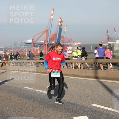 03.10.2025 - Köhlbrandbrückenlauf Yannick Fuchs http://msf.ph/oto/9144229 03.10.2025 08:32:12 Position 2 3401 meine-sportfotos.de