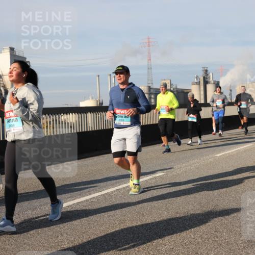 03.10.2025 - Köhlbrandbrückenlauf Lena Gebhardt http://msf.ph/oto/9144236 03.10.2025 10:02:01 Position 2 2456, 2053 meine-sportfotos.de