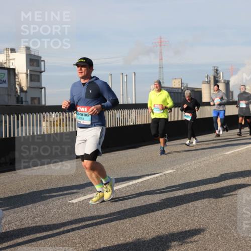 03.10.2025 - Köhlbrandbrückenlauf Lena Gebhardt http://msf.ph/oto/9144244 03.10.2025 10:02:01 Position 2 2456, 2053 meine-sportfotos.de