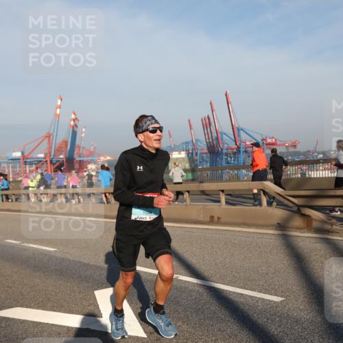 03.10.2025 - Köhlbrandbrückenlauf Yannick Fuchs http://msf.ph/oto/9144255 03.10.2025 08:32:14 Position 2 1034 meine-sportfotos.de