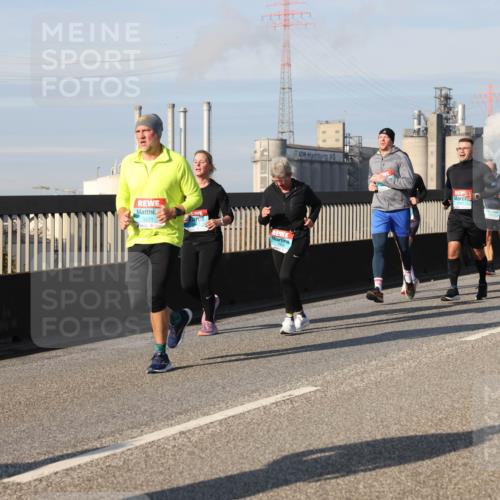 03.10.2025 - Köhlbrandbrückenlauf Lena Gebhardt http://msf.ph/oto/9144258 03.10.2025 10:02:02 Position 2 3221, 1934 meine-sportfotos.de