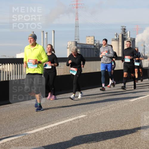 03.10.2025 - Köhlbrandbrückenlauf Lena Gebhardt http://msf.ph/oto/9144261 03.10.2025 10:02:02 Position 2 3221 meine-sportfotos.de