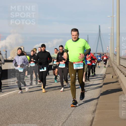 03.10.2025 - Köhlbrandbrückenlauf Lena Gebhardt http://msf.ph/oto/9144267 03.10.2025 10:02:02 Position 2 7, 3109 meine-sportfotos.de