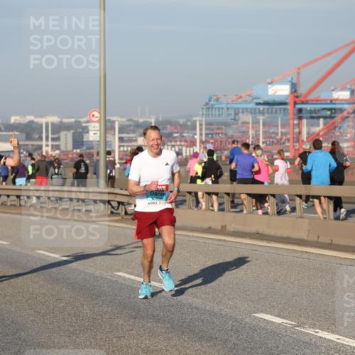 03.10.2025 - Köhlbrandbrückenlauf Yannick Fuchs http://msf.ph/oto/9144269 03.10.2025 08:32:17 Position 2  meine-sportfotos.de