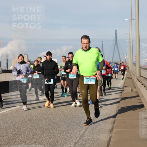 03.10.2025 - Köhlbrandbrückenlauf Lena Gebhardt http://msf.ph/oto/9144273 03.10.2025 10:02:02 Position 2 3109 meine-sportfotos.de