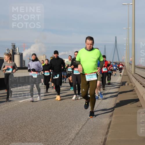 03.10.2025 - Köhlbrandbrückenlauf Lena Gebhardt http://msf.ph/oto/9144282 03.10.2025 10:02:03 Position 2 3109 meine-sportfotos.de