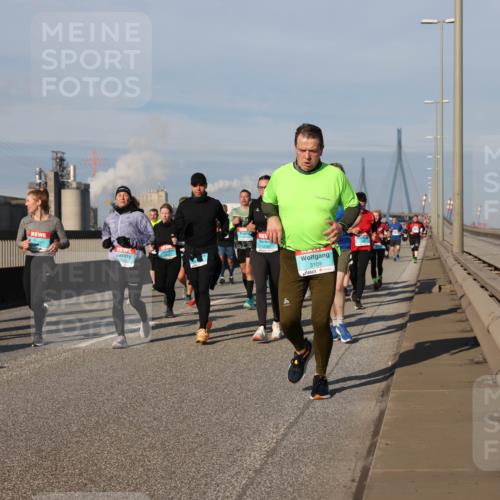 03.10.2025 - Köhlbrandbrückenlauf Lena Gebhardt http://msf.ph/oto/9144286 03.10.2025 10:02:03 Position 2 3109 meine-sportfotos.de