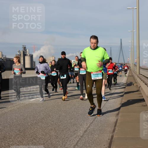 03.10.2025 - Köhlbrandbrückenlauf Lena Gebhardt http://msf.ph/oto/9144290 03.10.2025 10:02:03 Position 2 3109 meine-sportfotos.de
