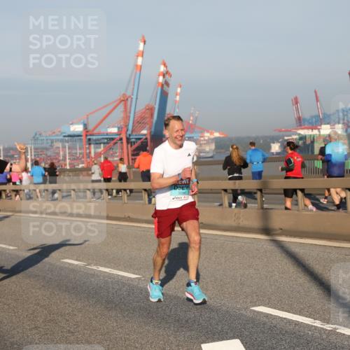 03.10.2025 - Köhlbrandbrückenlauf Yannick Fuchs http://msf.ph/oto/9144305 03.10.2025 08:32:19 Position 2 3086 meine-sportfotos.de