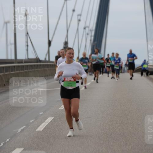 03.10.2025 - Köhlbrandbrückenlauf Jannik Wohlers http://msf.ph/oto/9144307 03.10.2025 15:45:35 Position 1 9753 meine-sportfotos.de
