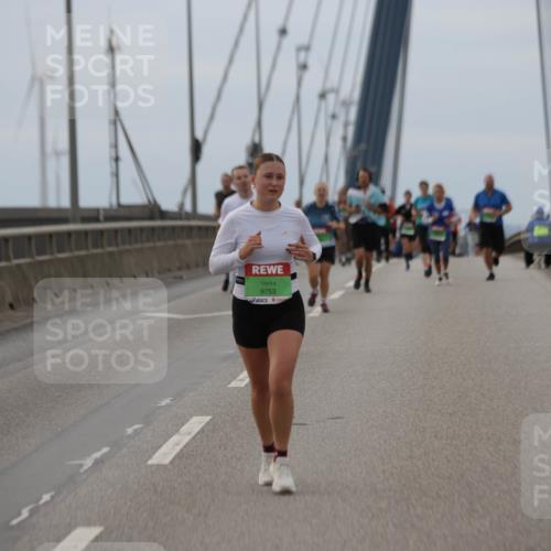 03.10.2025 - Köhlbrandbrückenlauf Jannik Wohlers http://msf.ph/oto/9144308 03.10.2025 15:45:35 Position 1 9753 meine-sportfotos.de