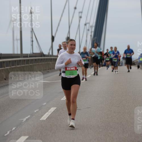 03.10.2025 - Köhlbrandbrückenlauf Jannik Wohlers http://msf.ph/oto/9144309 03.10.2025 15:45:35 Position 1 9753 meine-sportfotos.de