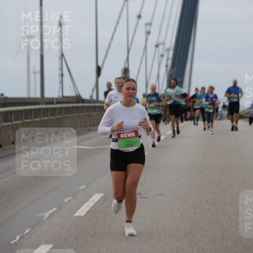03.10.2025 - Köhlbrandbrückenlauf Jannik Wohlers http://msf.ph/oto/9144314 03.10.2025 15:45:35 Position 1 9753 meine-sportfotos.de