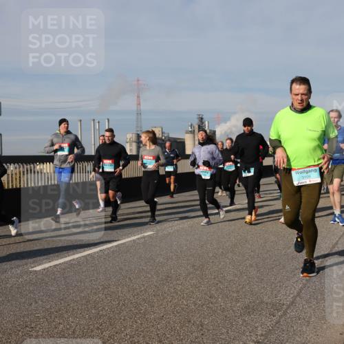 03.10.2025 - Köhlbrandbrückenlauf Lena Gebhardt http://msf.ph/oto/9144315 03.10.2025 10:02:04 Position 2 3109 meine-sportfotos.de