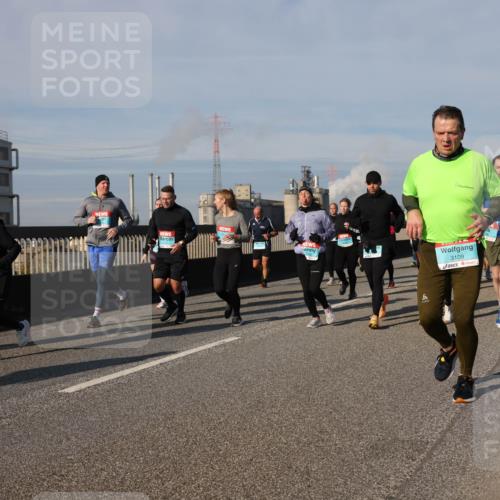 03.10.2025 - Köhlbrandbrückenlauf Lena Gebhardt http://msf.ph/oto/9144319 03.10.2025 10:02:04 Position 2 3109 meine-sportfotos.de