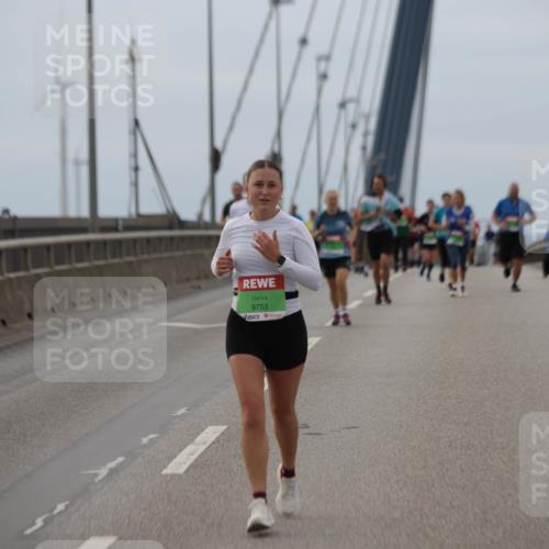 03.10.2025 - Köhlbrandbrückenlauf Jannik Wohlers http://msf.ph/oto/9144321 03.10.2025 15:45:35 Position 1 9753 meine-sportfotos.de