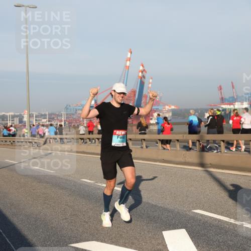03.10.2025 - Köhlbrandbrückenlauf Yannick Fuchs http://msf.ph/oto/9144328 03.10.2025 08:32:20 Position 2  meine-sportfotos.de