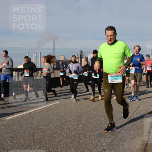 03.10.2025 - Köhlbrandbrückenlauf Lena Gebhardt http://msf.ph/oto/9144329 03.10.2025 10:02:04 Position 2 3109 meine-sportfotos.de