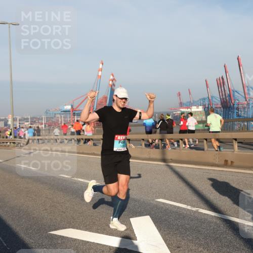 03.10.2025 - Köhlbrandbrückenlauf Yannick Fuchs http://msf.ph/oto/9144333 03.10.2025 08:32:21 Position 2  meine-sportfotos.de