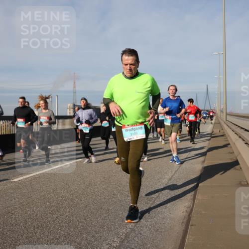 03.10.2025 - Köhlbrandbrückenlauf Lena Gebhardt http://msf.ph/oto/9144334 03.10.2025 10:02:04 Position 2 3109 meine-sportfotos.de