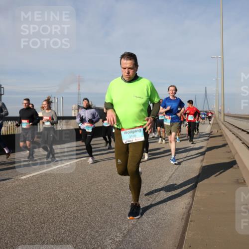 03.10.2025 - Köhlbrandbrückenlauf Lena Gebhardt http://msf.ph/oto/9144337 03.10.2025 10:02:04 Position 2 3109 meine-sportfotos.de
