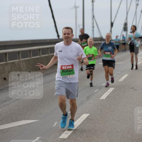 03.10.2025 - Köhlbrandbrückenlauf Jannik Wohlers http://msf.ph/oto/9144340 03.10.2025 15:45:40 Position 1 7713 meine-sportfotos.de