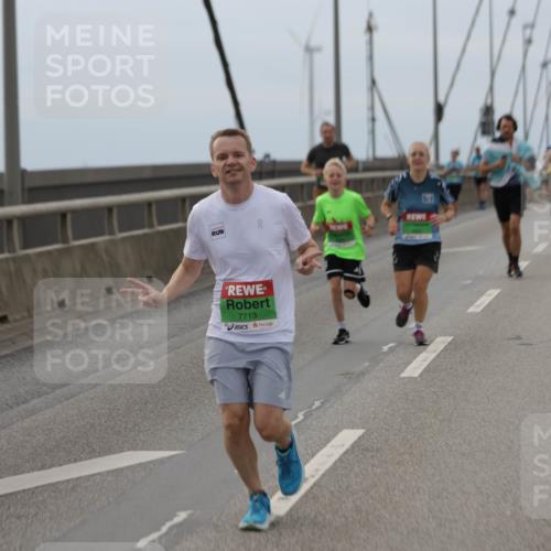 03.10.2025 - Köhlbrandbrückenlauf Jannik Wohlers http://msf.ph/oto/9144350 03.10.2025 15:45:40 Position 1 90, 7713 meine-sportfotos.de