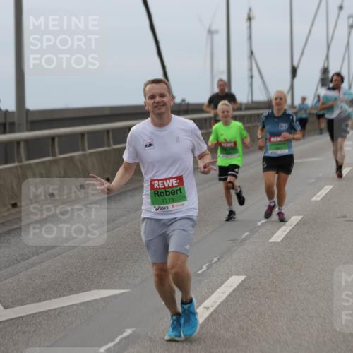 03.10.2025 - Köhlbrandbrückenlauf Jannik Wohlers http://msf.ph/oto/9144352 03.10.2025 15:45:40 Position 1 71, 7713 meine-sportfotos.de