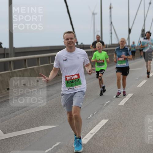 03.10.2025 - Köhlbrandbrückenlauf Jannik Wohlers http://msf.ph/oto/9144354 03.10.2025 15:45:40 Position 1 7713 meine-sportfotos.de
