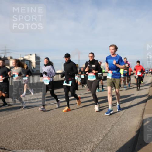 03.10.2025 - Köhlbrandbrückenlauf Lena Gebhardt http://msf.ph/oto/9144361 03.10.2025 10:02:05 Position 2 2017 meine-sportfotos.de