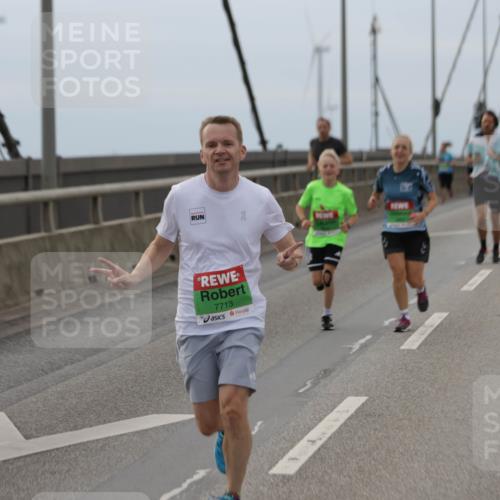 03.10.2025 - Köhlbrandbrückenlauf Jannik Wohlers http://msf.ph/oto/9144362 03.10.2025 15:45:40 Position 1 7713 meine-sportfotos.de