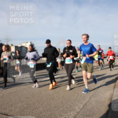 03.10.2025 - Köhlbrandbrückenlauf Lena Gebhardt http://msf.ph/oto/9144363 03.10.2025 10:02:06 Position 2  meine-sportfotos.de