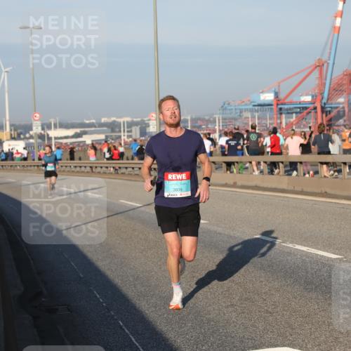 03.10.2025 - Köhlbrandbrückenlauf Yannick Fuchs http://msf.ph/oto/9144364 03.10.2025 08:32:31 Position 2 3809 meine-sportfotos.de