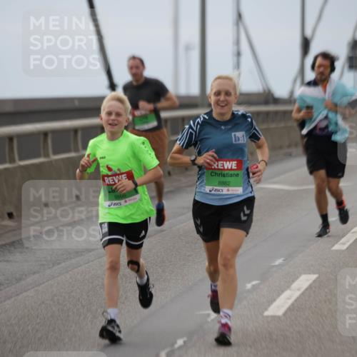 03.10.2025 - Köhlbrandbrückenlauf Jannik Wohlers http://msf.ph/oto/9144368 03.10.2025 15:45:41 Position 1 8866, 8862 meine-sportfotos.de