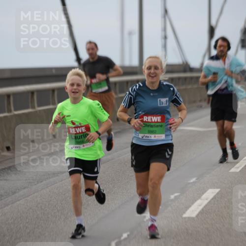 03.10.2025 - Köhlbrandbrückenlauf Jannik Wohlers http://msf.ph/oto/9144370 03.10.2025 15:45:41 Position 1 8866, 8862 meine-sportfotos.de
