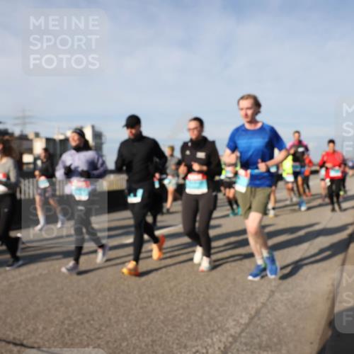 03.10.2025 - Köhlbrandbrückenlauf Lena Gebhardt http://msf.ph/oto/9144371 03.10.2025 10:02:06 Position 2  meine-sportfotos.de