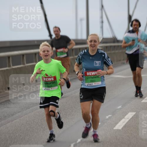 03.10.2025 - Köhlbrandbrückenlauf Jannik Wohlers http://msf.ph/oto/9144372 03.10.2025 15:45:41 Position 1 8866, 8862 meine-sportfotos.de