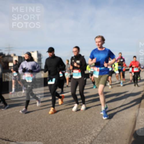 03.10.2025 - Köhlbrandbrückenlauf Lena Gebhardt http://msf.ph/oto/9144373 03.10.2025 10:02:06 Position 2  meine-sportfotos.de