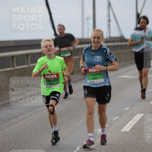 03.10.2025 - Köhlbrandbrückenlauf Jannik Wohlers http://msf.ph/oto/9144375 03.10.2025 15:45:41 Position 1 8866, 8862 meine-sportfotos.de
