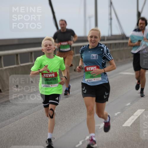 03.10.2025 - Köhlbrandbrückenlauf Jannik Wohlers http://msf.ph/oto/9144378 03.10.2025 15:45:41 Position 1 8866, 886 meine-sportfotos.de
