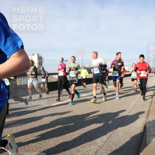 03.10.2025 - Köhlbrandbrückenlauf Lena Gebhardt http://msf.ph/oto/9144387 03.10.2025 10:02:07 Position 2  meine-sportfotos.de