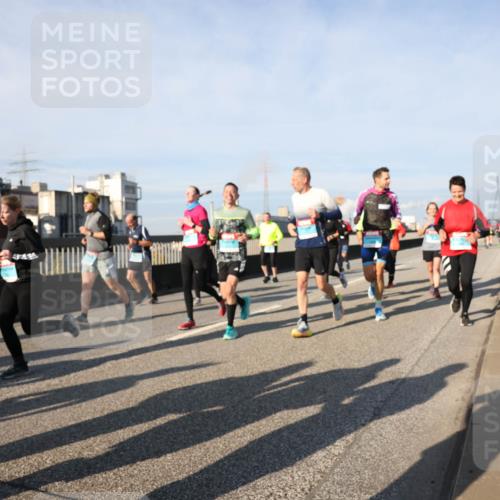 03.10.2025 - Köhlbrandbrückenlauf Lena Gebhardt http://msf.ph/oto/9144389 03.10.2025 10:02:07 Position 2  meine-sportfotos.de