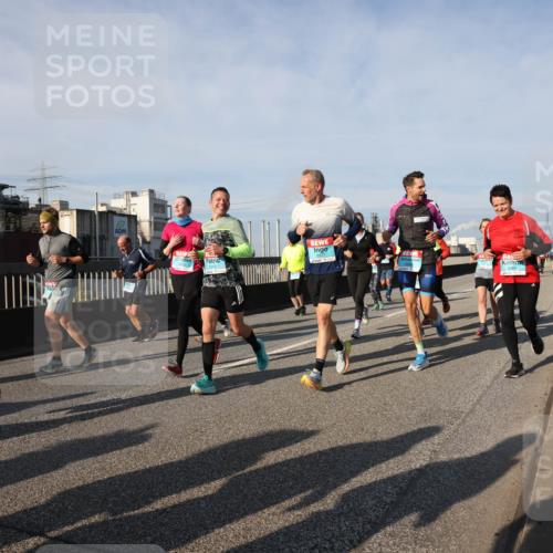 03.10.2025 - Köhlbrandbrückenlauf Lena Gebhardt http://msf.ph/oto/9144391 03.10.2025 10:02:07 Position 2  meine-sportfotos.de