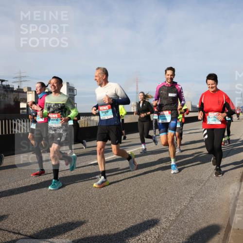 03.10.2025 - Köhlbrandbrückenlauf Lena Gebhardt http://msf.ph/oto/9144401 03.10.2025 10:02:08 Position 2  meine-sportfotos.de