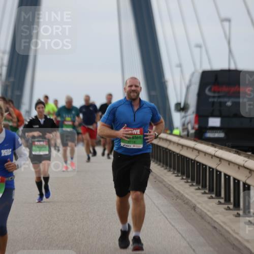 03.10.2025 - Köhlbrandbrückenlauf Jannik Wohlers http://msf.ph/oto/9144407 03.10.2025 15:45:44 Position 1 9600, 24, 8118 meine-sportfotos.de